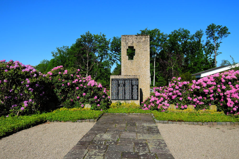 War Memorial And Graves Boisheim