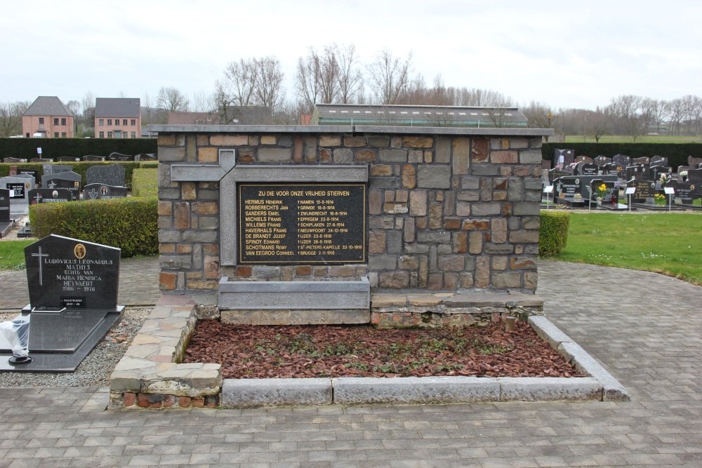Oorlogsmonument Begraafplaats Droeshout #1
