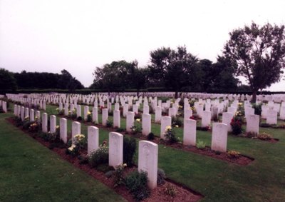 Commonwealth War Cemetery Saint-Manvieu