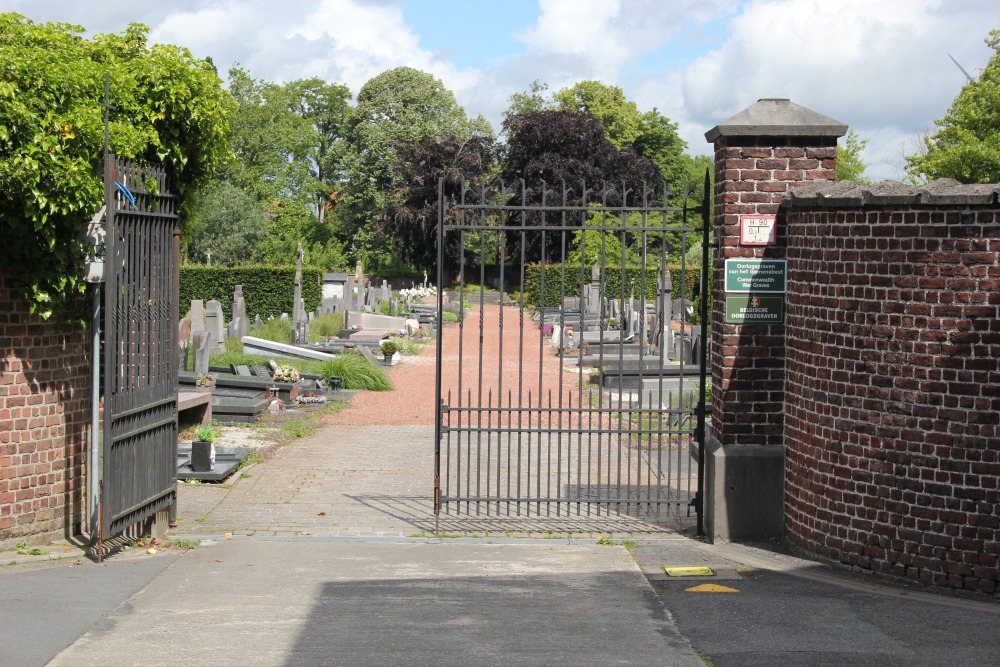 Commonwealth War Graves Zwevegem #1