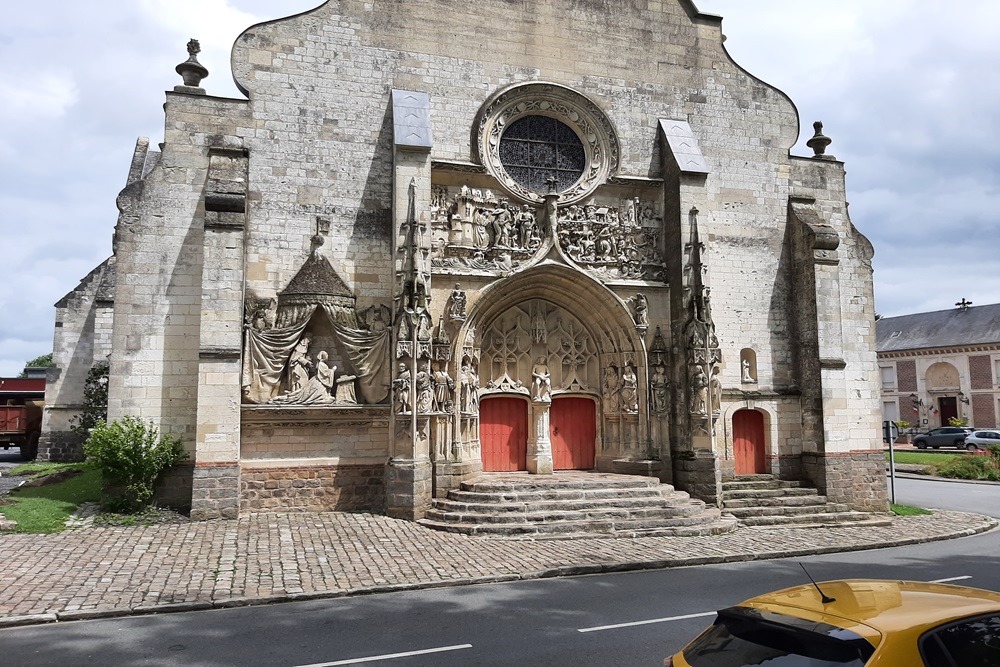 Oorlogsschade Kerk Mailly-Maillet #1