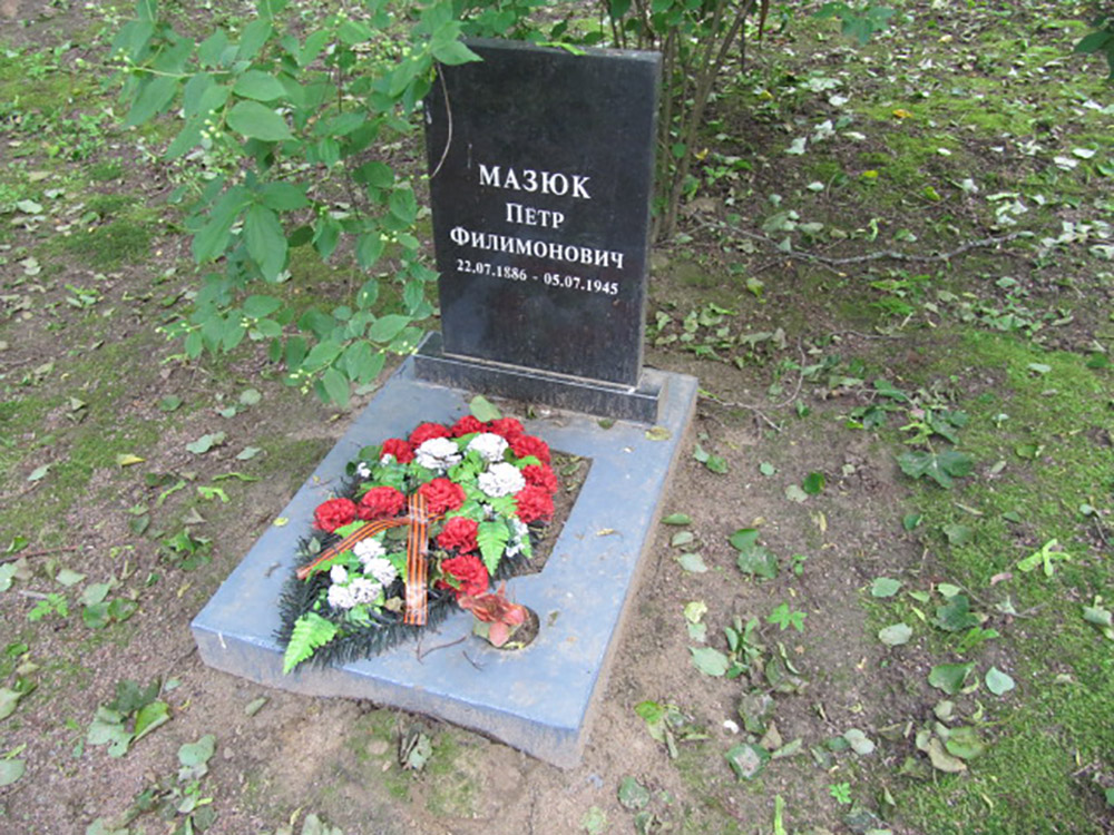 Soviet War Cemetery Lomonosov #3