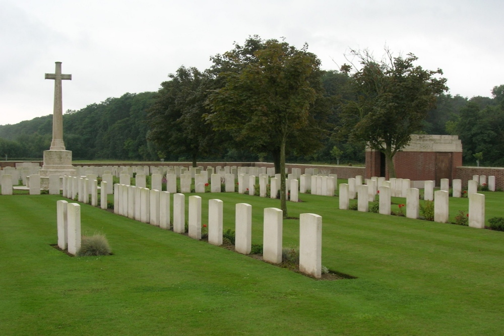 Commonwealth War Cemetery Chester Farm #3