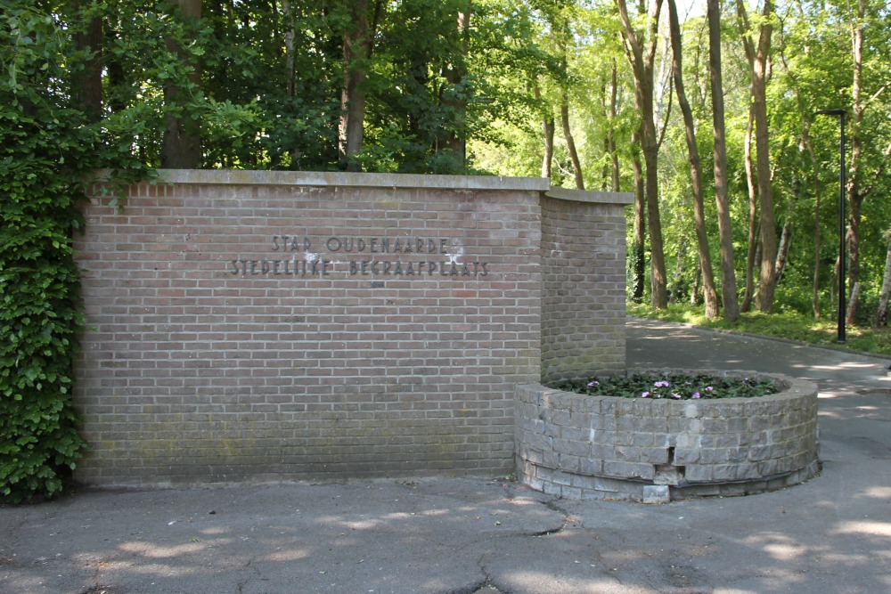 Belgian Graves Veterans Oudenaarde #1
