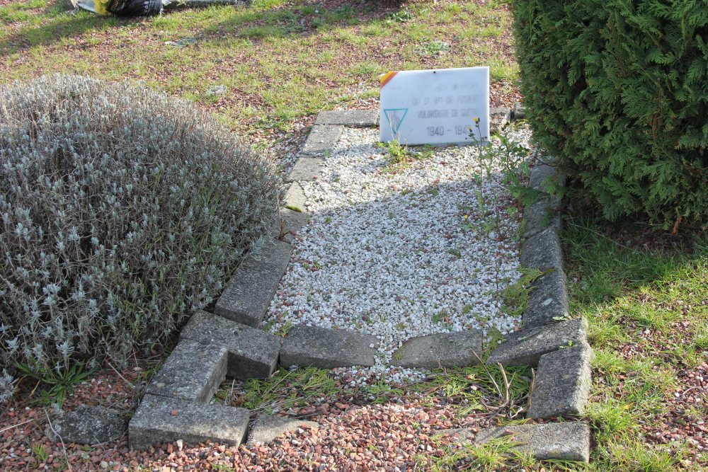 War Memorial Cemetery Houtain-le-Val #5