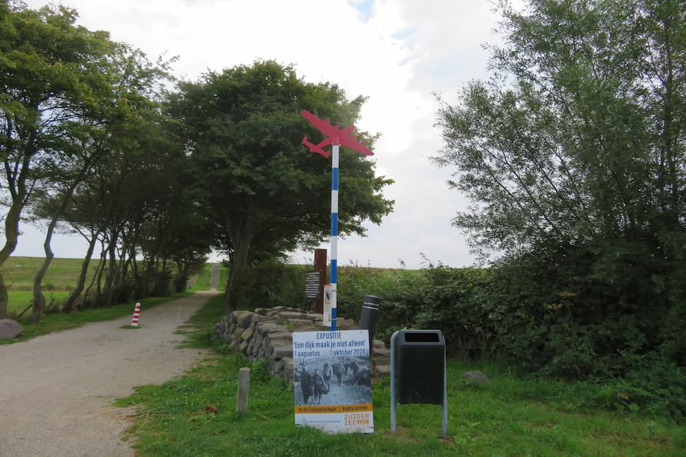 Crash Site P-47D Thunderbolt 42-7924 'QP-F'