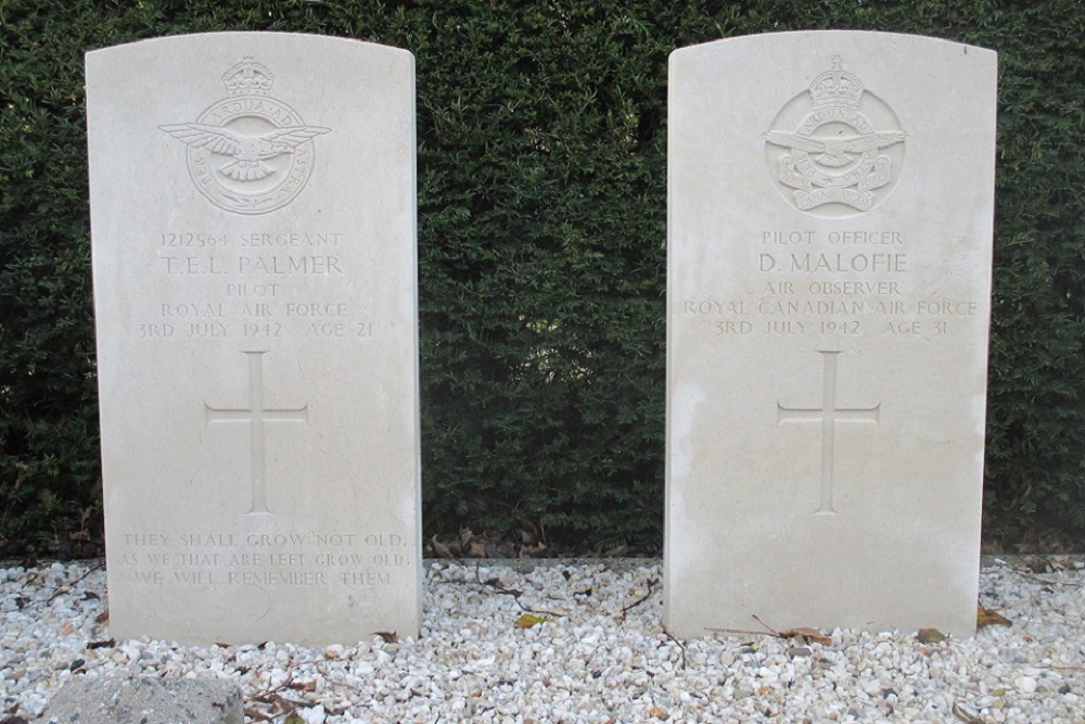 Commonwealth War Graves Municipal Cemetery Westernieland #3