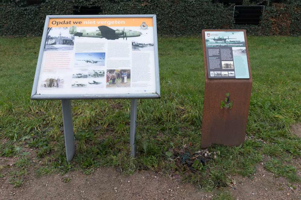 Memorial B25 Mitchell RAF 98 Squadron