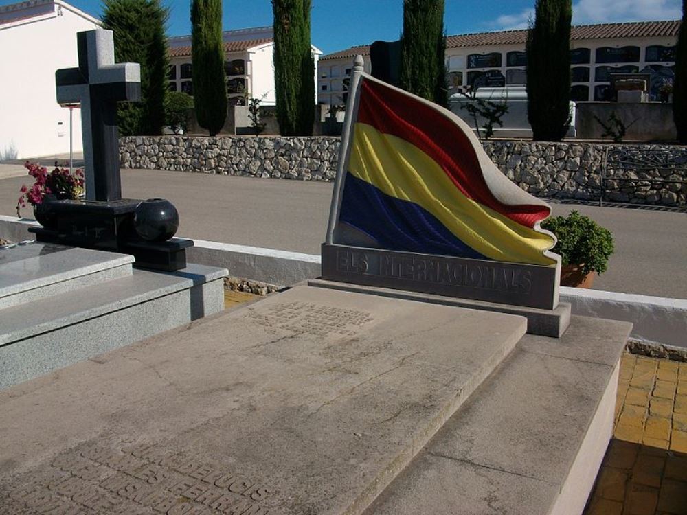 Symbolic Grave International Brigades #1