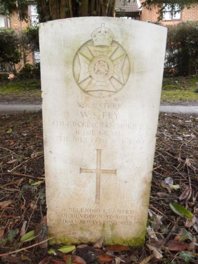 Oorlogsgraven van het Gemenebest St. Peter and St. Paul Church Cemetery #1