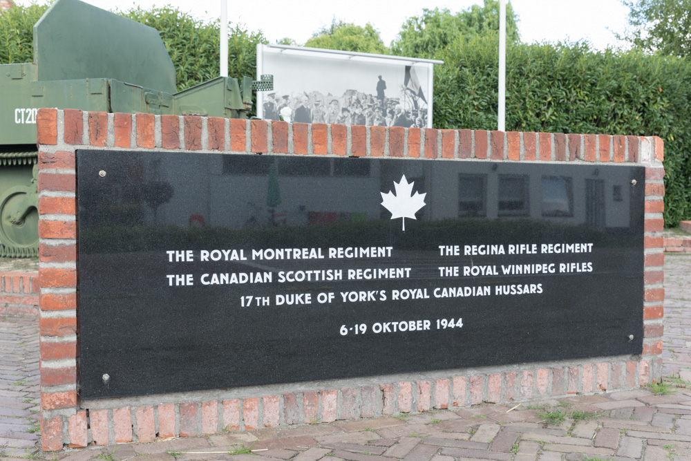 Canadees Monument 6-9 oktober 1944 Eede (Bren Carrier) #2