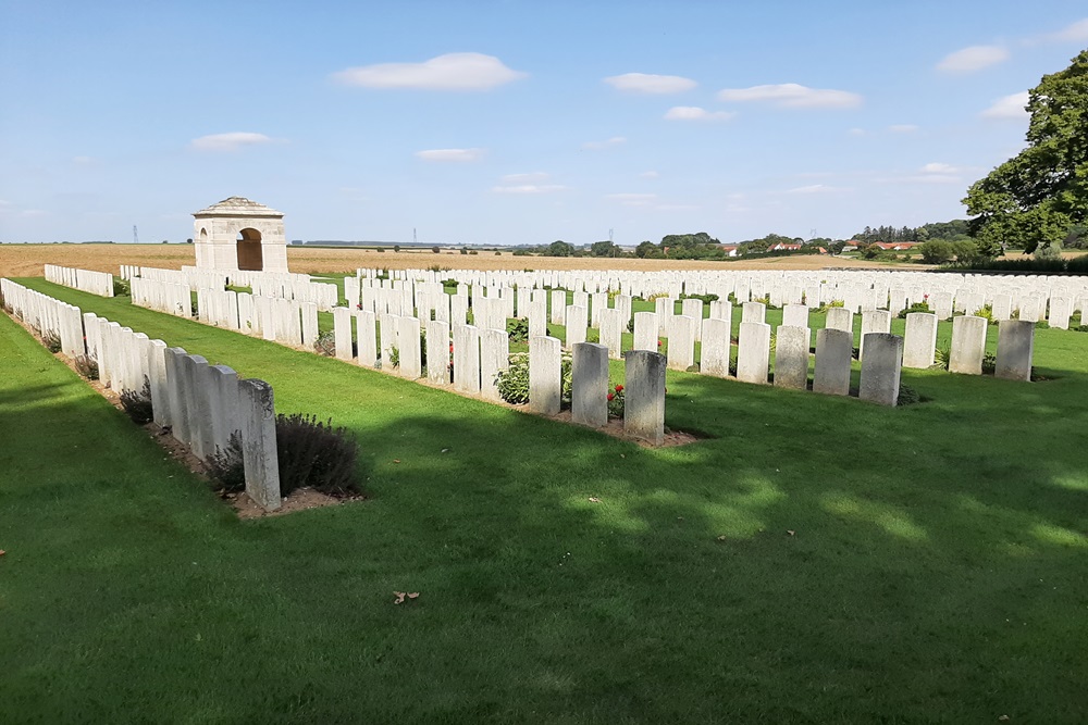 Oorlogsbegraafplaats van het Gemenebest Courcelette #4