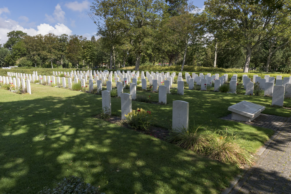 Oorlogsgraven van het Gemenebest Vlissingen #4