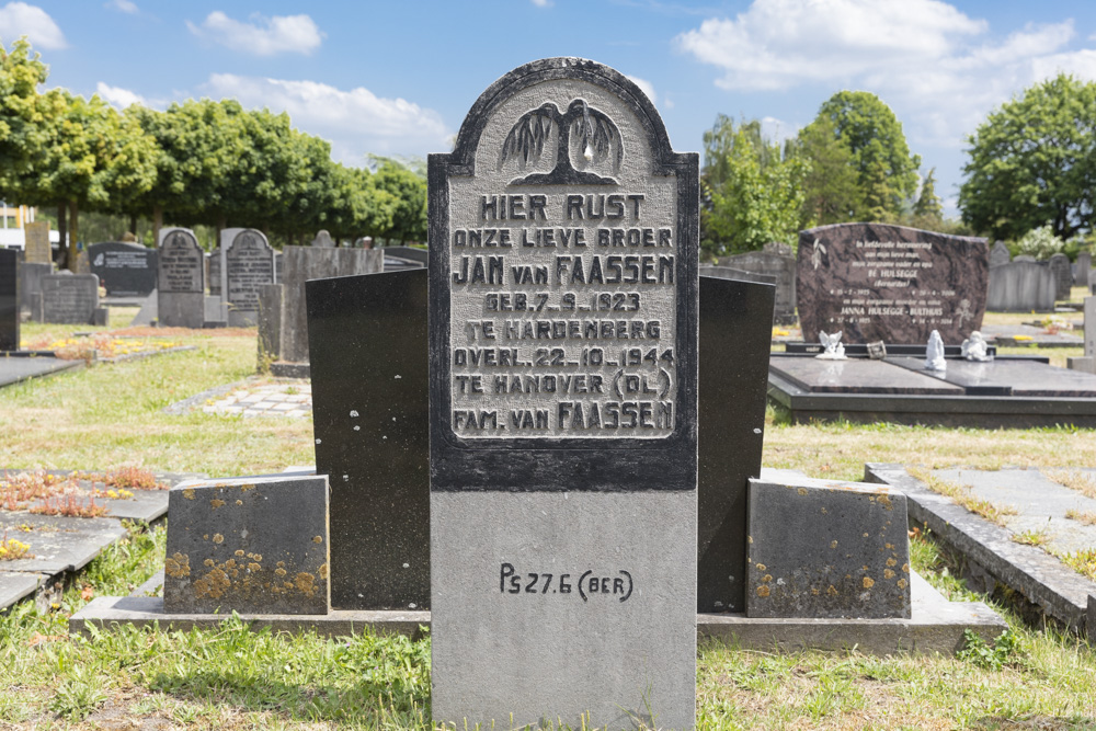 Dutch War Grave Municipal Cemetery Hardenberg #1