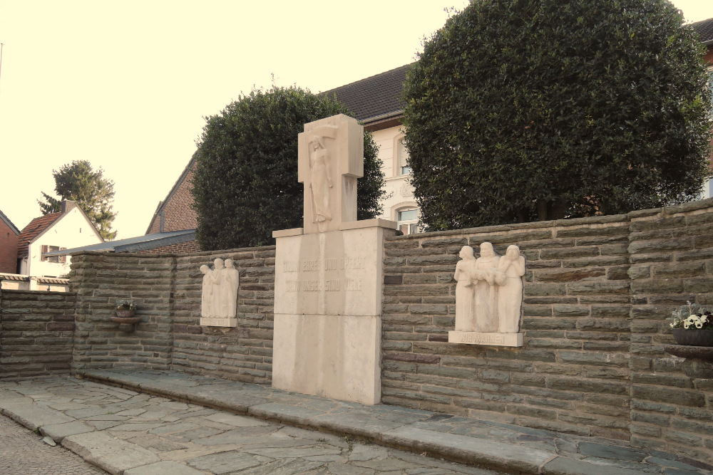 Monument Oorlogsslachtoffers Koslar #1