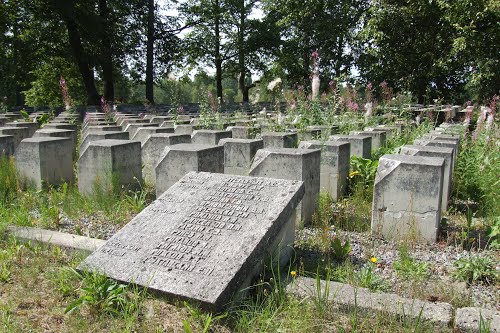 Sovjet Oorlogsbegraafplaats Nītaurē #2