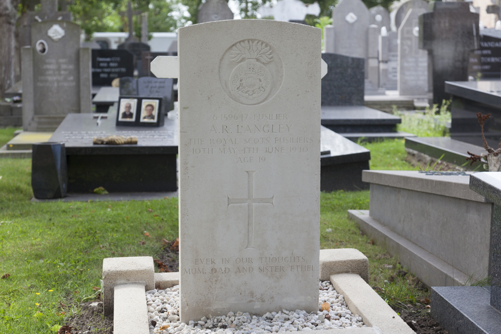 Commonwealth War Graves Vlissegem #4