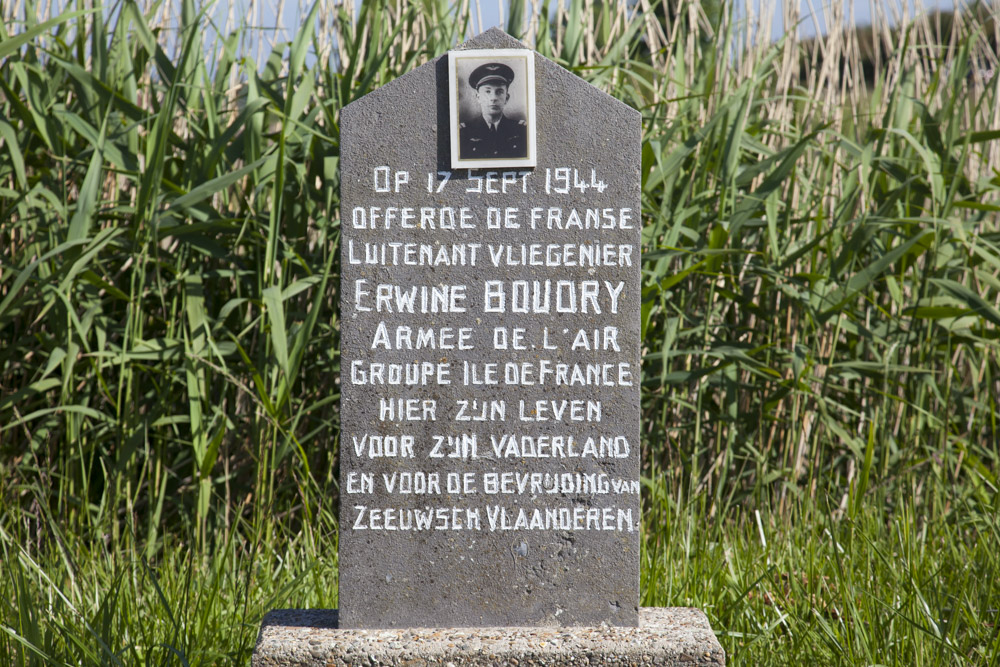 Monument Erwine Boudry #2