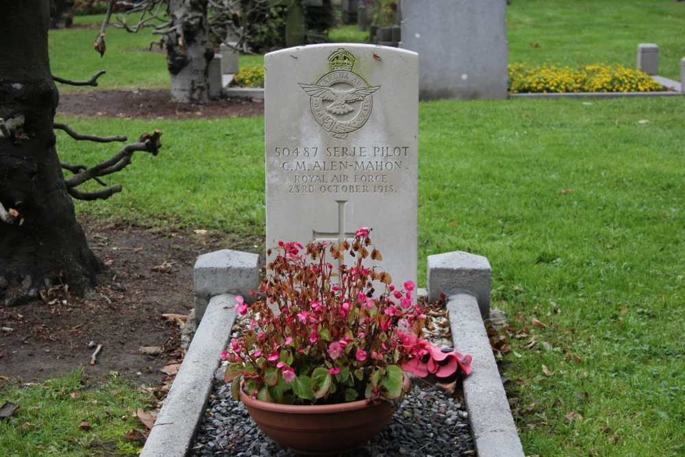 Commonwealth War Grave Baarle #2