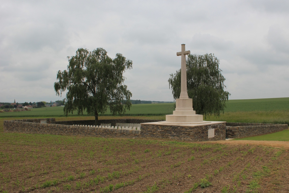 Commonwealth War Cemetery Tank