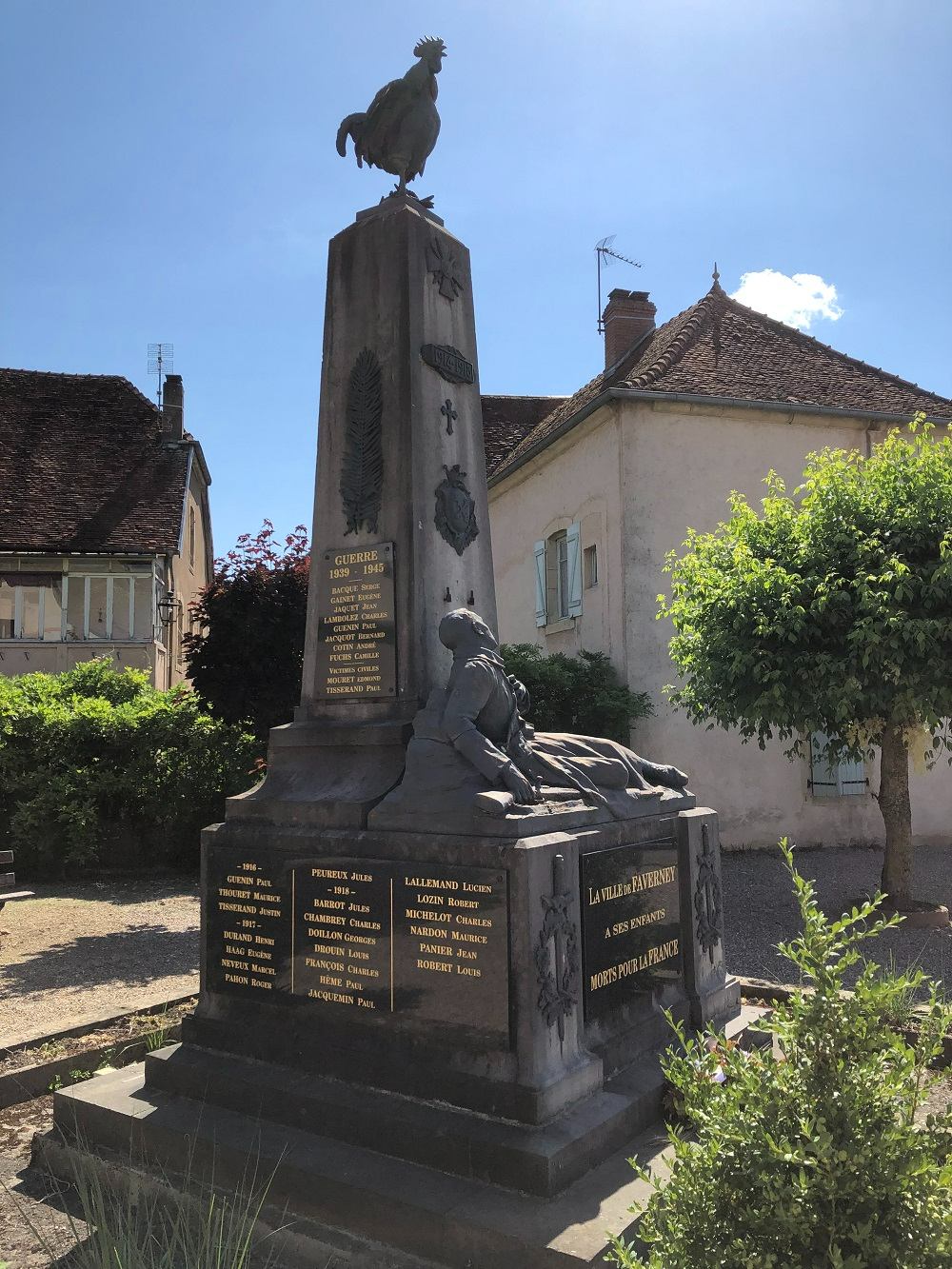 Oorlogsmonument Faverney #5