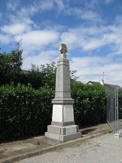 Oorlogsmonument Loiron #1