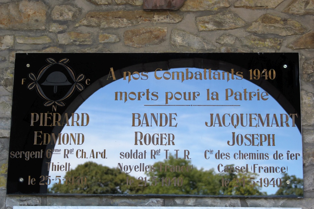 Memorial Chapel & Field Cross Soldier Frans Pirard Cemetery Nassogne #4