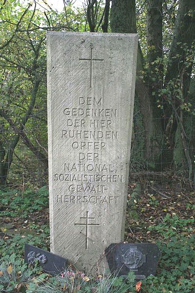 Graves Victims Camp Schandelah #3