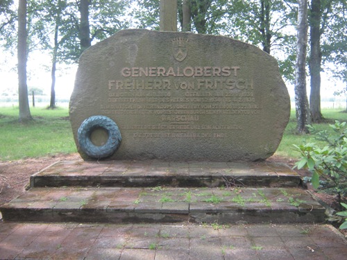 Monument Generaloberst Freiherr von Fritsch #1