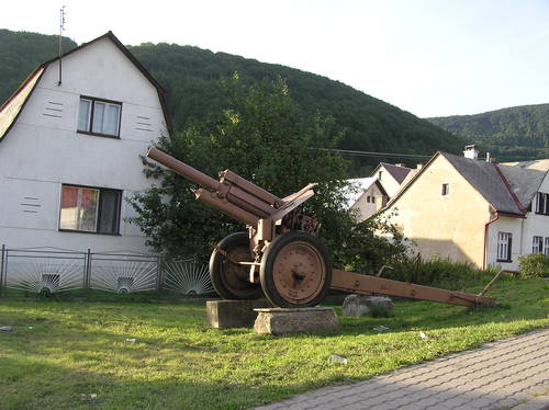 Monument Gevechten Zliechov 1944 (122mm M1938 Houwitser) #1