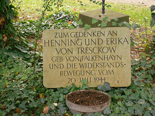 Memorial Stone Henning and Erika von Tresckow #1