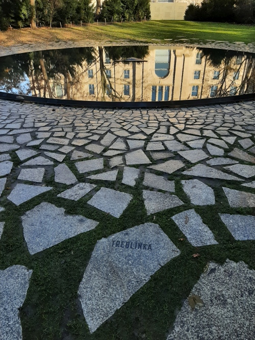 Monument voor de Sinti en Roma van Europa #4