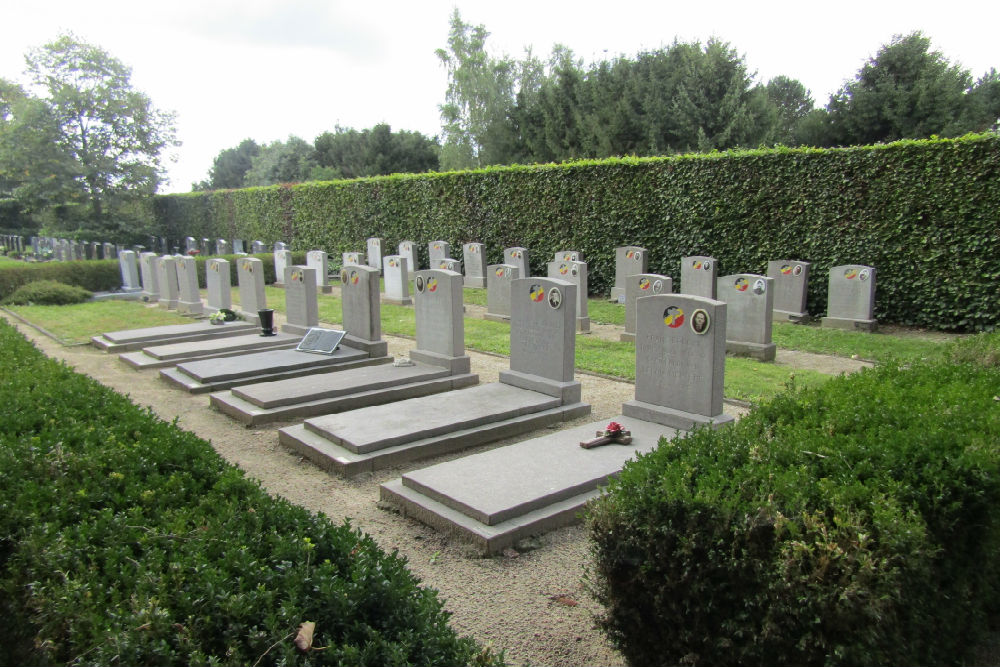Belgian Graves Veterans Voortkapel #1