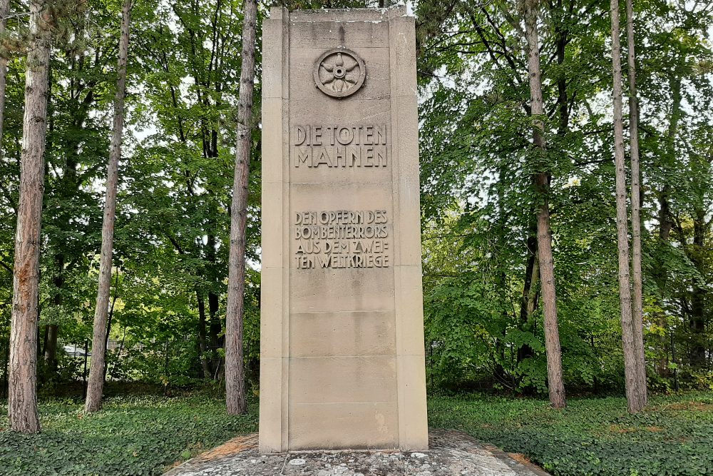 Graven Bomslachtoffers Erfurt Ehrenhain 2 #1