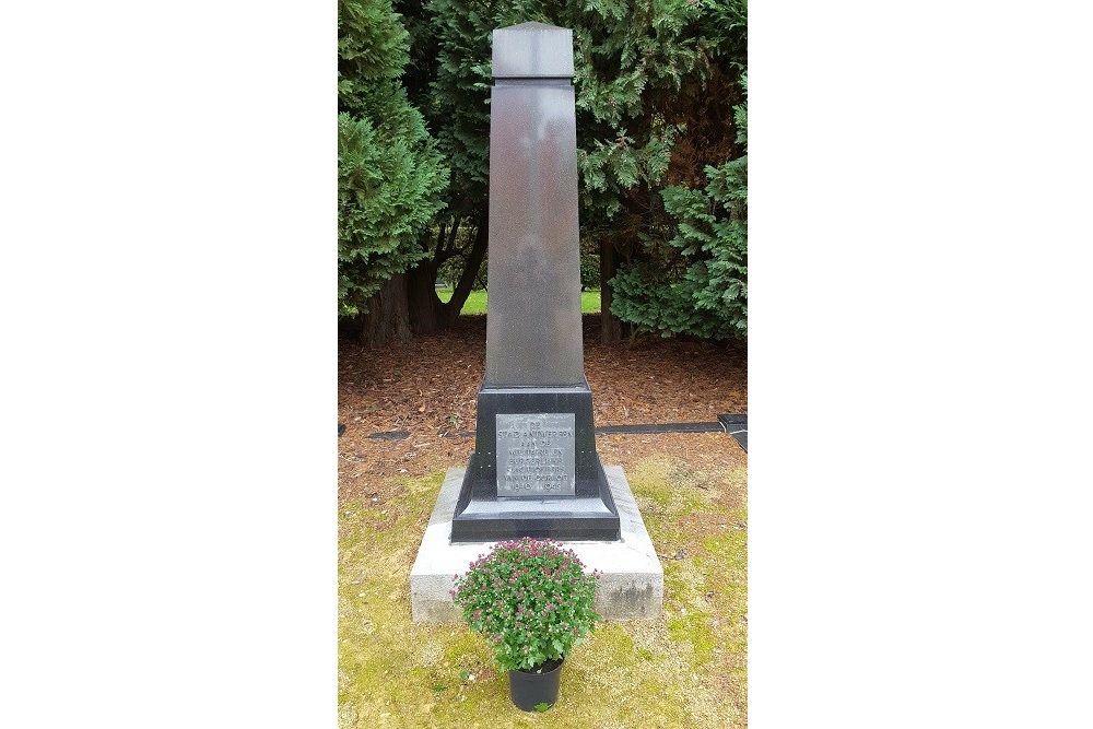 Monument Militaire en Burgelijke Slachtoffers Schoonselhof