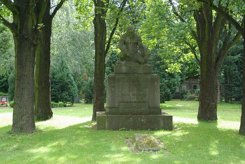 Oorlogsmonument Mariendorf #1