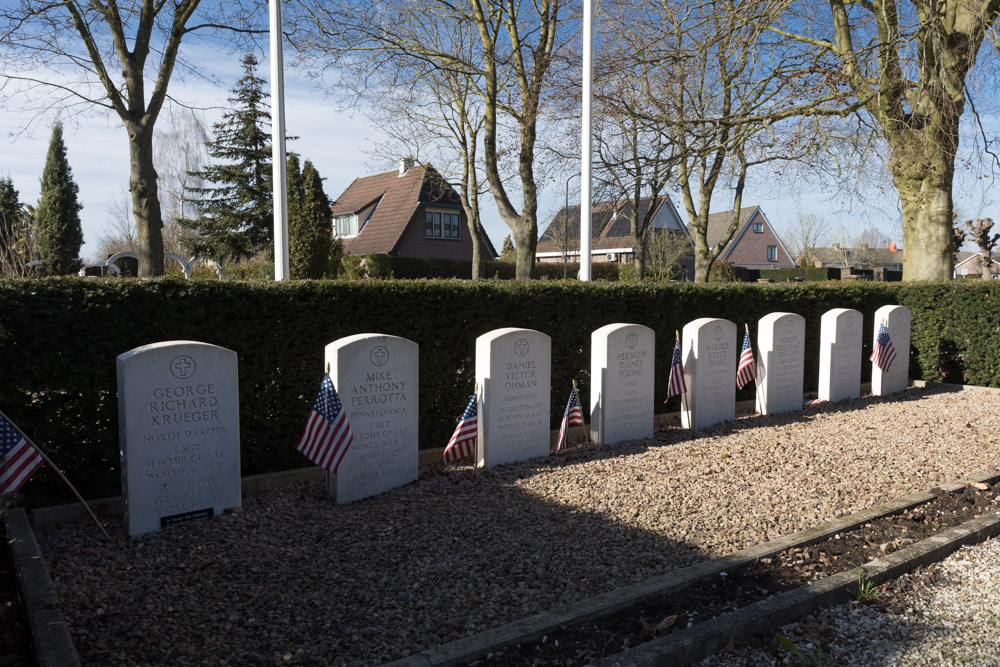 Amerikaanse Oorlogsgraven Protestantse Kerkhof Opijnen #1