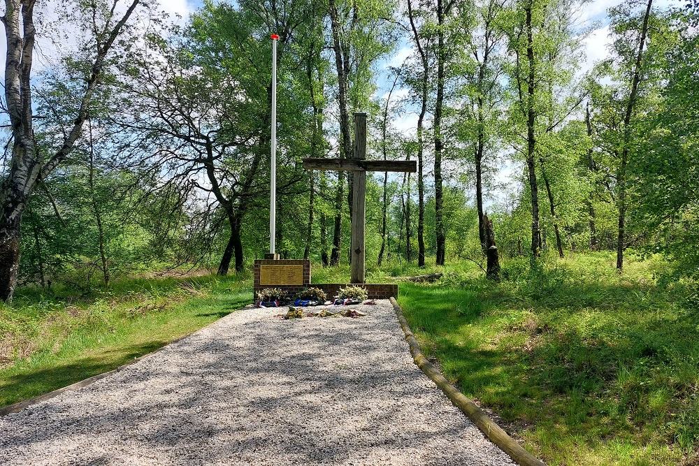 Monument Massagraf De Hamert #1