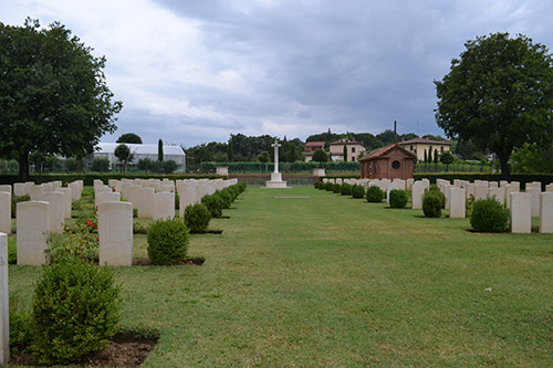 Oorlogsbegraafplaats van het Gemenebest Foiano Della Chiana #4