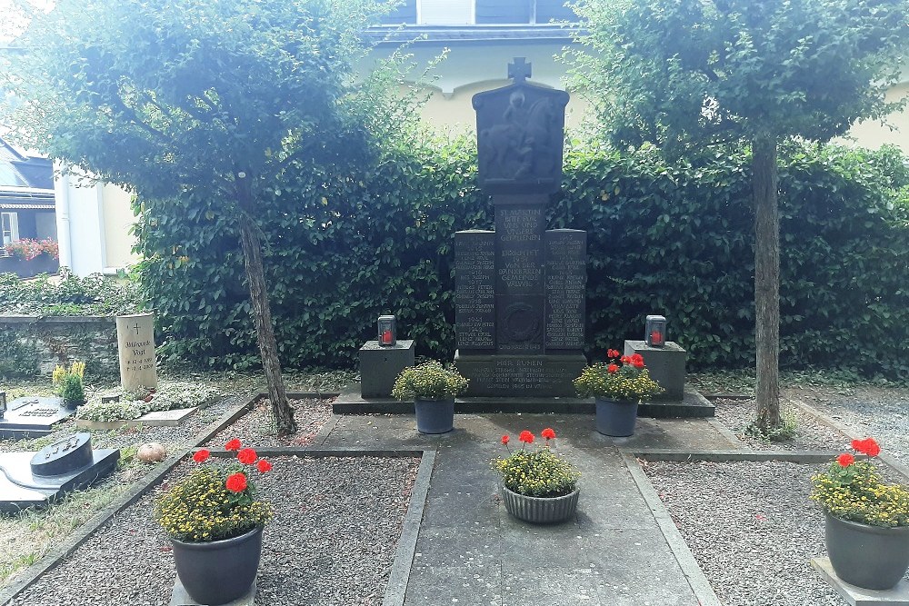 War Memorial Valwig #2