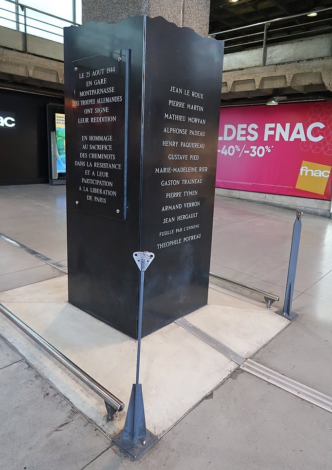 Monument Spoorwegmedewerkers en Capitulatie Gare Montparnasse