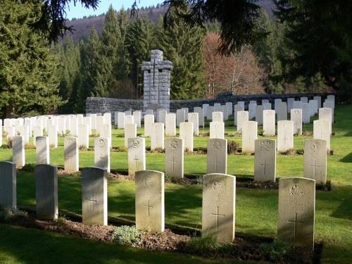 Commonwealth War Cemetery Magnaboschi #1