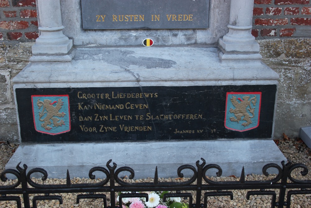 War Memorial Zegelsem #4