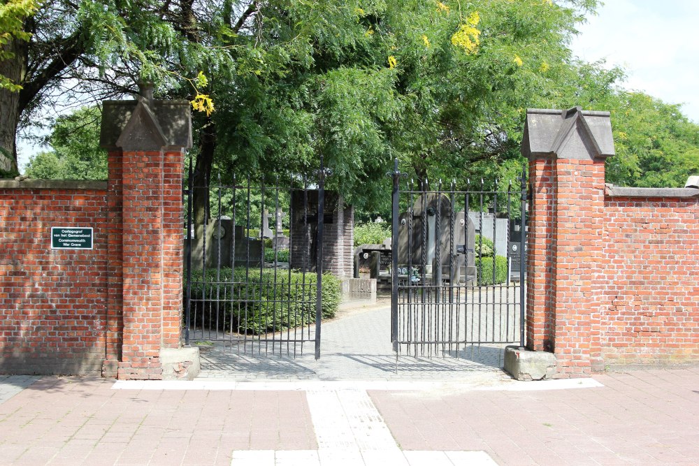 Commonwealth War Grave Arendonk