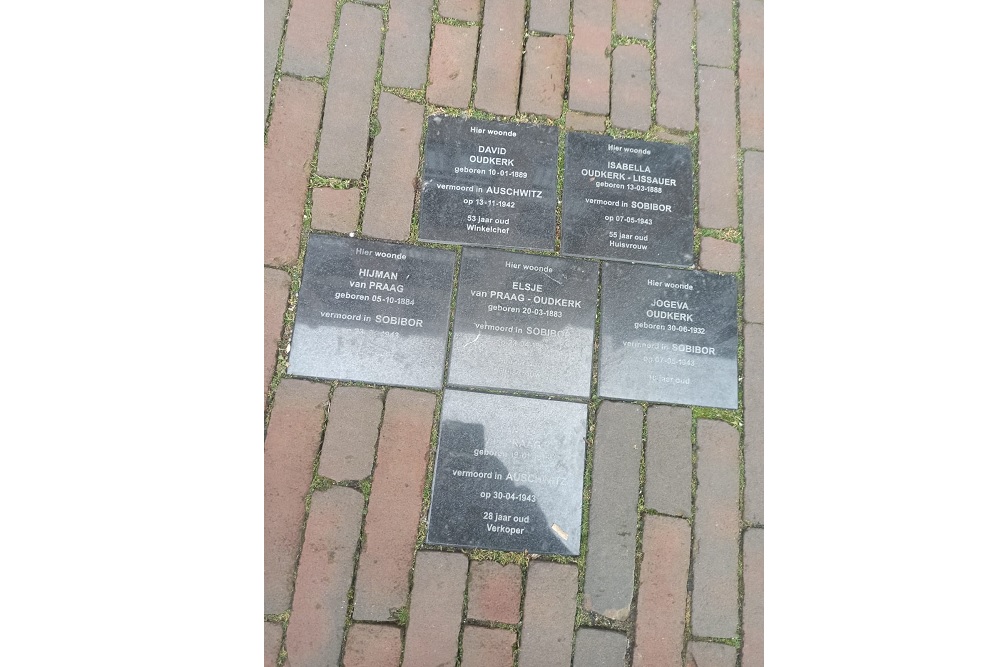 Memorial Stones Beatrixstraat 90 #1