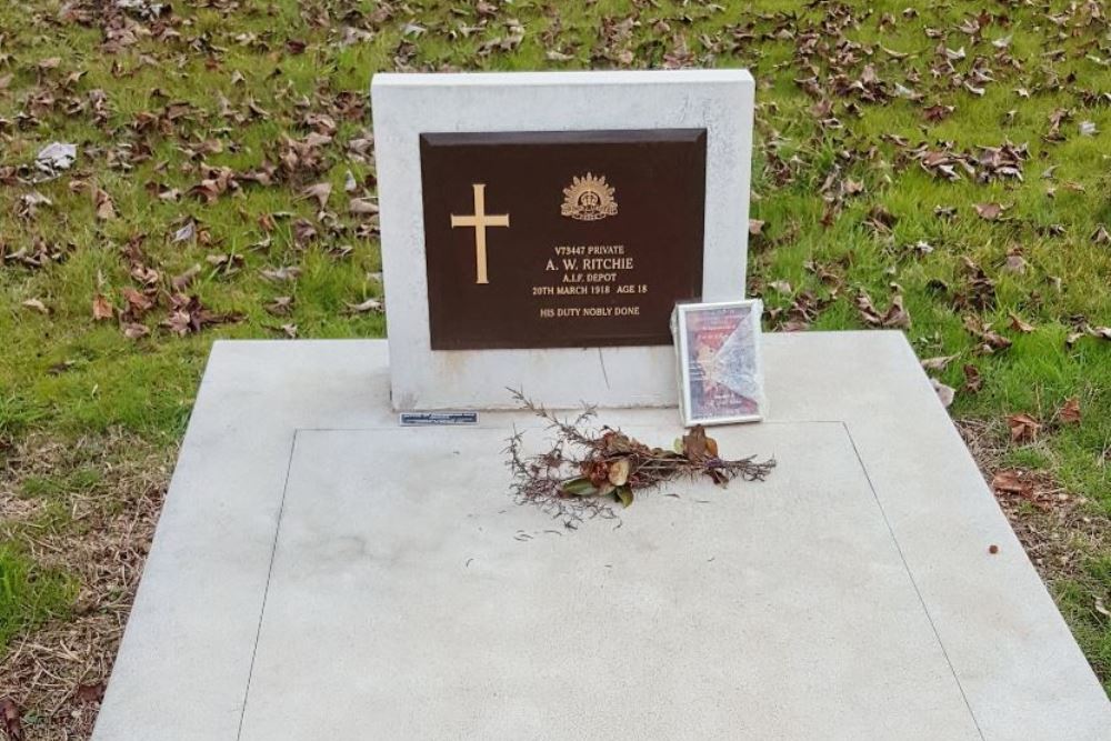 Commonwealth War Grave Buckland Cemetery