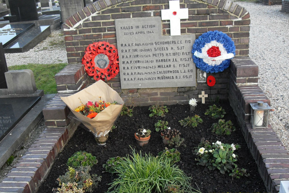 Commonwealth War Graves General Cemetery Nieuwolda #1