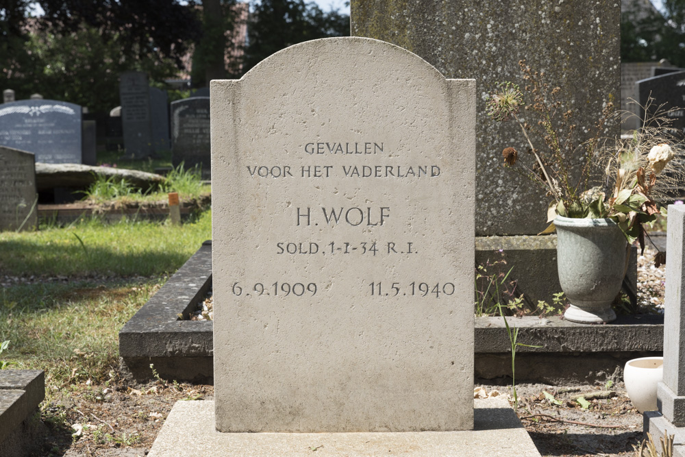 Dutch War Graves Cemetery 