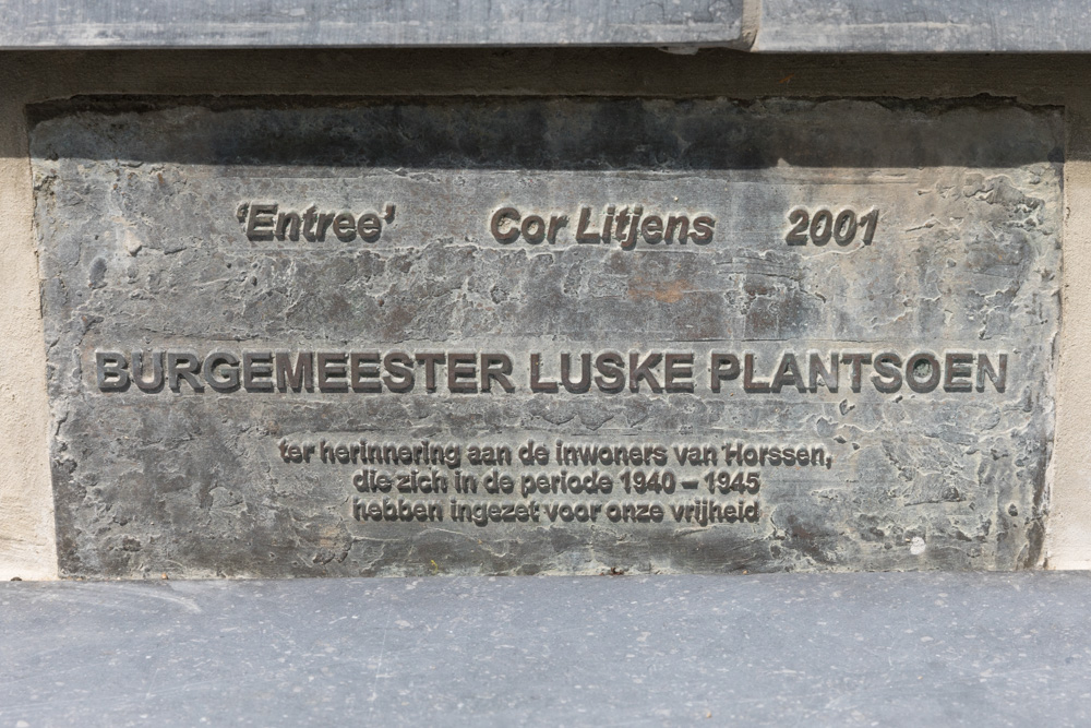 War Monument Mayor Luske #3