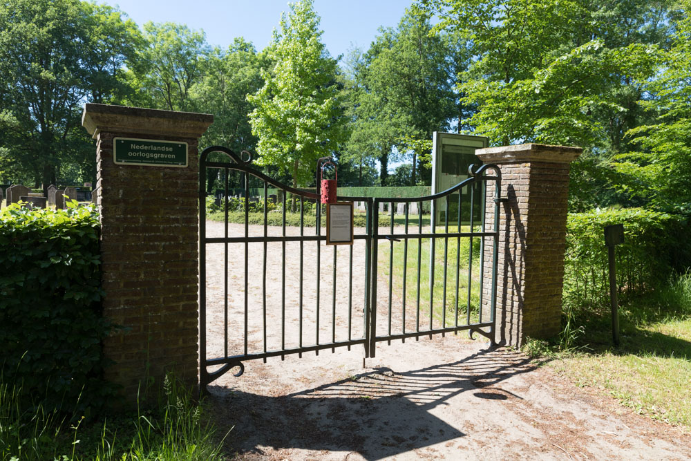 Dutch War Graves Municipal Cemetery Heino #1